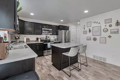 321 W Willow Dr, Saratoga Springs, UT 84045 - Photo 4