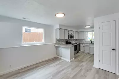 4719 S Cathay Cir, Taylorsville, UT 84123 - Photo 4