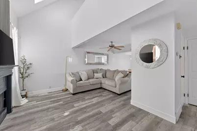 788 E Gables St, Midvale, UT 84047 - Photo 2