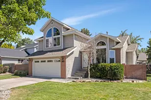 558 E Cherry Plum Ct, Sandy, UT 84070 - Photo 2