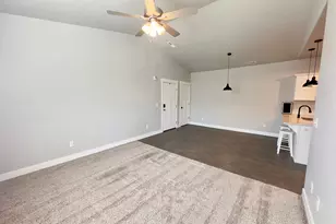 13536 S Poole Dr W, Riverton, UT 84096 - Photo 4