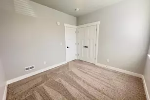13536 S Poole Dr W, Riverton, UT 84096 - Photo 16