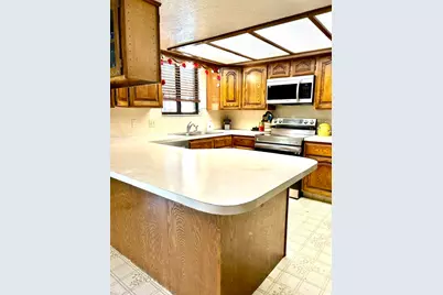 5520 S 1150 W, Riverdale, UT 84405 - Photo 10