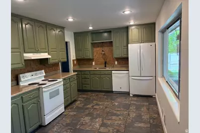 2313 S 150 E, Bountiful, UT 84010 - Photo 8