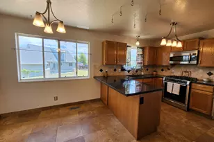 6043 W Parkham Way, Kearns, UT 84118 - Photo 6