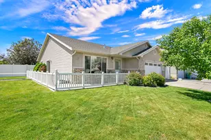429 W 2125 N, Harrisville, UT 84414 - Photo 4