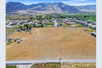 379 W Church Rd, Erda, UT 84074 - Photo 2