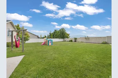 4627 W Aire Dr, West Jordan, UT 84088 - Photo 4