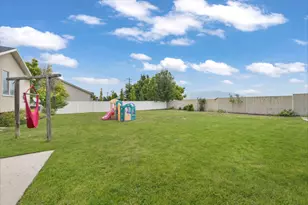 4627 W Aire Dr, West Jordan, UT 84088 - Photo 4