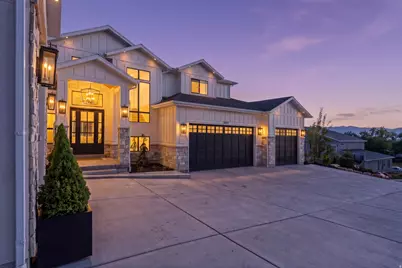 9577 S Hidden Pine Ln, Sandy, UT 84092 - Photo 4
