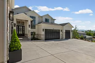 9577 S Hidden Pine Ln, Sandy, UT 84092 - Photo 6