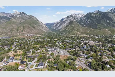 9577 S Hidden Pine Ln, Sandy, UT 84092 - Photo 86