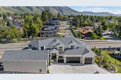 9577 S Hidden Pine Ln, Sandy, UT 84092 - Photo 4