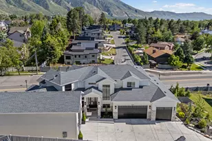 9577 S Hidden Pine Ln, Sandy, UT 84092 - Photo 4