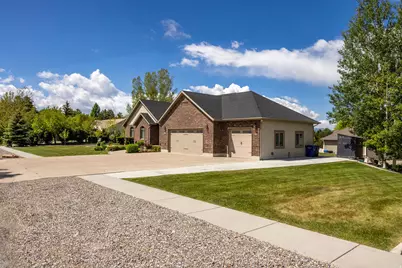 395 N 575 E, Hyde Park, UT 84318 - Photo 2