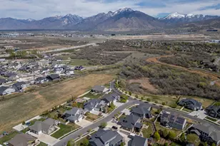 1332 W Salmon Caddis Dr, Bluffdale, UT 84065 - Photo 2