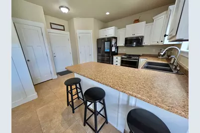 8936 N Barton Creek Dr, Eagle Mountain, UT 84005 - Photo 20