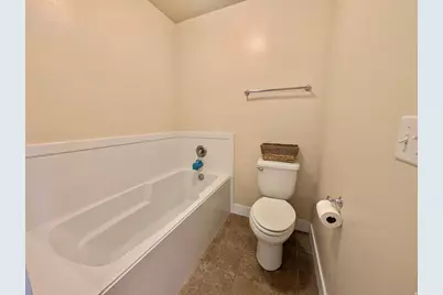8936 N Barton Creek Dr, Eagle Mountain, UT 84005 - Photo 32