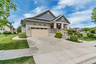 728 S Golden Leaf Way, Mapleton, UT 84664 - Photo 2