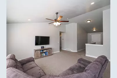 4632 N Kings Peak Way E, Eagle Mountain, UT 84005 - Photo 12