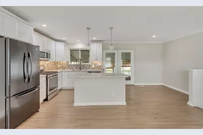 5089 S 2325 W, Roy, UT 84067 - Photo 10