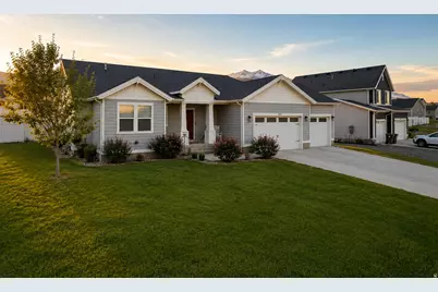 1155 S Red Barn View Dr, Santaquin, UT 84655 - Photo 2