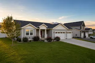 1155 S Red Barn Vw Dr, Santaquin, UT 84655 - Photo 2