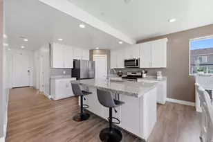 2978 S Shoreline Dr, Syracuse, UT 84075 - Photo 4
