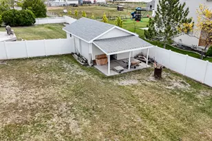971 N 2300 W, Tremonton, UT 84337 - Photo 14
