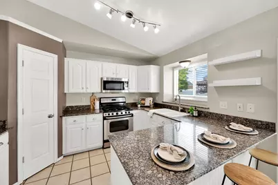 79 E 1720 N, Layton, UT 84041 - Photo 4
