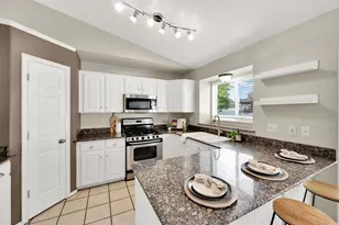 79 E 1720 N, Layton, UT 84041 - Photo 4