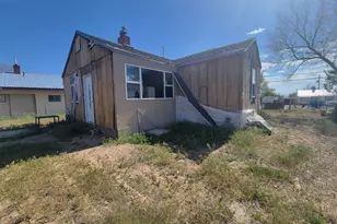 136 W Whitmore Dr, East Carbon, UT 84520 - Photo 4
