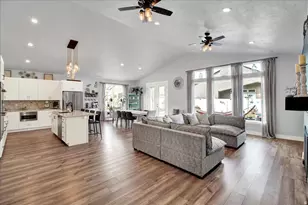 563 E Pebble Creek Dr, South Weber, UT 84405 - Photo 4