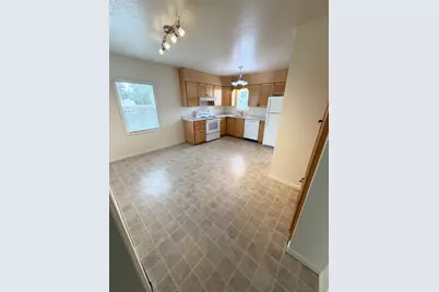 4910 S 900 E, Murray, UT 84117 - Photo 6