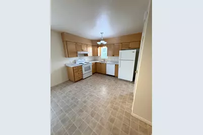 4910 S 900 E, Murray, UT 84117 - Photo 4