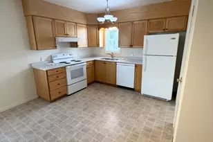 4910 S 900 E, Murray, UT 84117 - Photo 4
