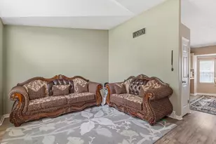 1975 W Sir Andrew Way N, Salt Lake City, UT 84116 - Photo 4