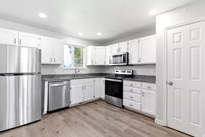 4685 S 3900 W, Roy, UT 84067 - Photo 6