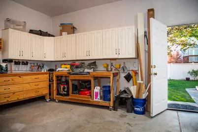 8862 S Cheshire Dr, Sandy, UT 84093 - Photo 28