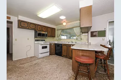 12366 S Mountain View Dr W, Riverton, UT 84065 - Photo 34