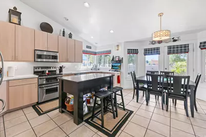 31 Village Square Rd, Centerville, UT 84014 - Photo 12