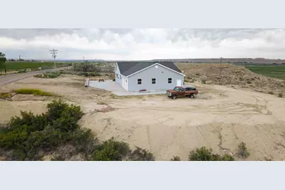 2029 W Mortensen Ln, Roosevelt, UT 84066 - Photo 4