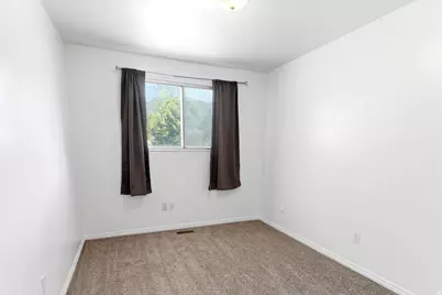 209 N 850 E, Layton, UT 84041 - Photo 10