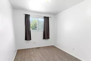 209 N 850 E, Layton, UT 84041 - Photo 10