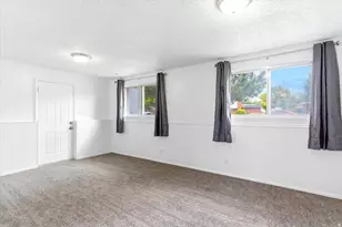 209 N 850 E, Layton, UT 84041 - Photo 14
