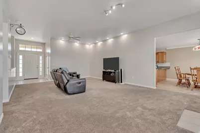 634 W 2325 N, Layton, UT 84041 - Photo 14