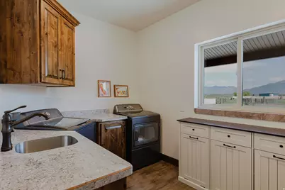 120 S 380 E, Mendon, UT 84325 - Photo 54