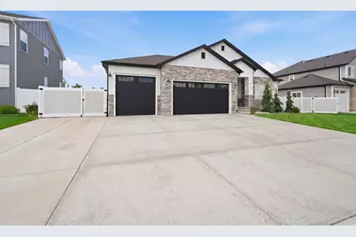 9132 S Ridge Peak Dr, West Jordan, UT 84081 - Photo 2