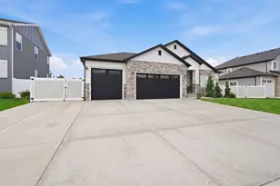 9132 S Ridge Peak Dr, West Jordan, UT 84081 - Photo 2