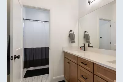 1447 N Shadow Wood Dr, Kaysville, UT 84037 - Photo 38
